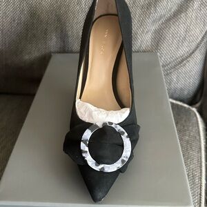 BNIB Ann Taylor black pumps size 6.5